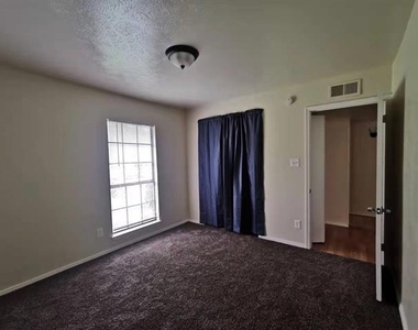 4529 Larner Street - Photo Thumbnail 6