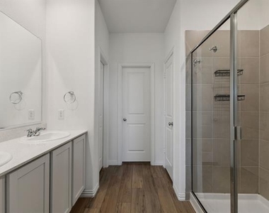 705 Alden Drive - Photo Thumbnail 13