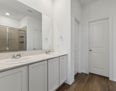 705 Alden Drive - Photo Thumbnail 14