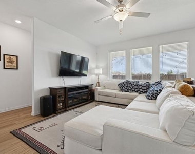 705 Alden Drive - Photo Thumbnail 4