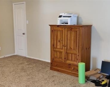 9821 Prairie Dog Lane - Photo Thumbnail 19