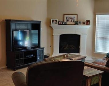 9821 Prairie Dog Lane - Photo Thumbnail 4