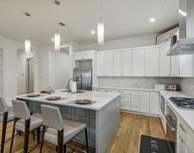 4618 Newmore Avenue - Photo Thumbnail 6