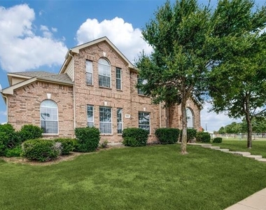 323 Del Cano Drive - Photo Thumbnail 1