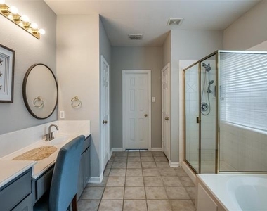 323 Del Cano Drive - Photo Thumbnail 24