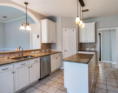 323 Del Cano Drive - Photo Thumbnail 12