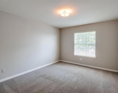 323 Del Cano Drive - Photo Thumbnail 18