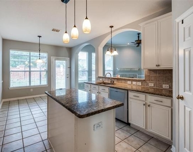 323 Del Cano Drive - Photo Thumbnail 14