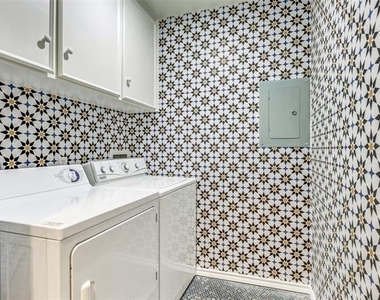 3212 Daniel Avenue - Photo Thumbnail 5