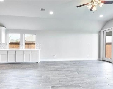 1730 Holmwood Drive - Photo Thumbnail 6