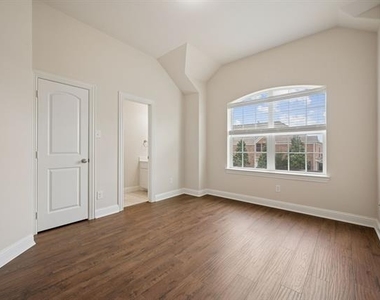 9813 Karlovich Drive - Photo Thumbnail 8