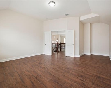 9813 Karlovich Drive - Photo Thumbnail 35