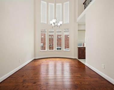 9813 Karlovich Drive - Photo Thumbnail 12
