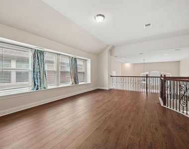 9813 Karlovich Drive - Photo Thumbnail 37