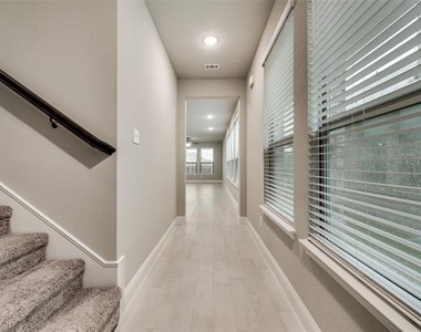 1078 Norias Drive - Photo Thumbnail 5