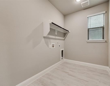 1078 Norias Drive - Photo Thumbnail 18