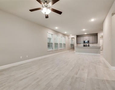 1078 Norias Drive - Photo Thumbnail 7