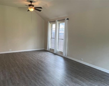 421 Brighton Street - Photo Thumbnail 12