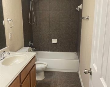 421 Brighton Street - Photo Thumbnail 14