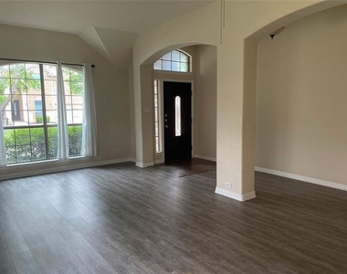 421 Brighton Street - Photo Thumbnail 2