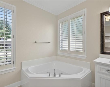 14668 Blakehill Drive - Photo Thumbnail 16
