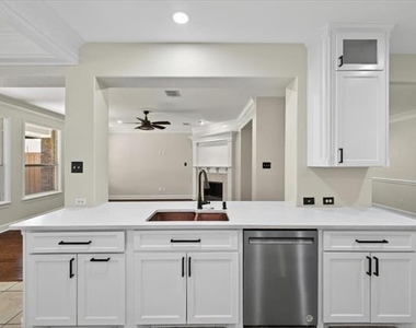 14668 Blakehill Drive - Photo Thumbnail 26