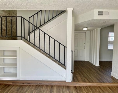 2310 Chapel Hill Lane - Photo Thumbnail 9