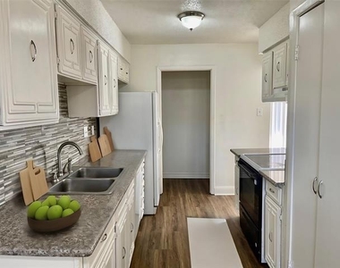 2310 Chapel Hill Lane - Photo Thumbnail 1