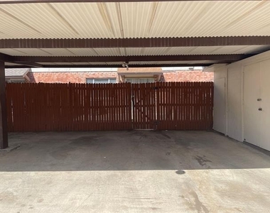 2310 Chapel Hill Lane - Photo Thumbnail 23