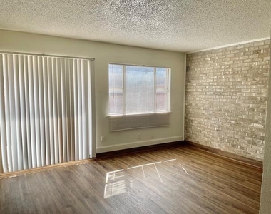 2310 Chapel Hill Lane - Photo Thumbnail 8