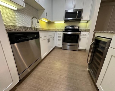 801 N Bishop Avenue - Photo Thumbnail 6