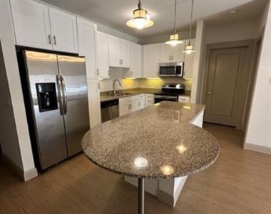 801 N Bishop Avenue - Photo Thumbnail 2