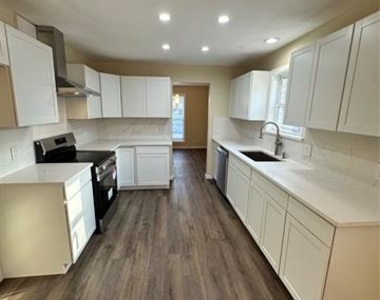 6620 Moss Lane - Photo Thumbnail 6