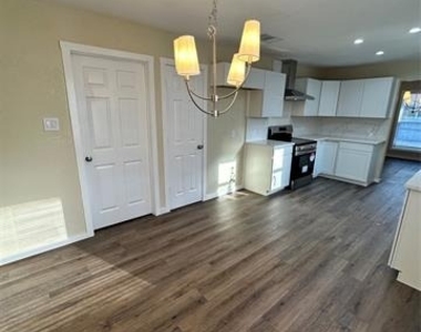6620 Moss Lane - Photo Thumbnail 11