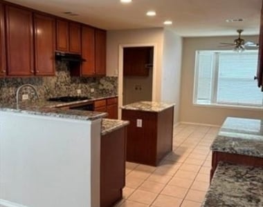 2420 Cimmaron Drive - Photo Thumbnail 9