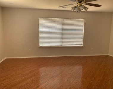 2420 Cimmaron Drive - Photo Thumbnail 20