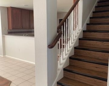 2420 Cimmaron Drive - Photo Thumbnail 7