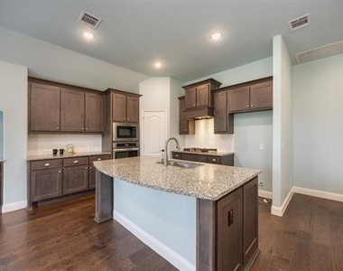 1416 Alexander Drive - Photo Thumbnail 15