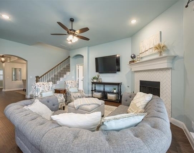 1416 Alexander Drive - Photo Thumbnail 12