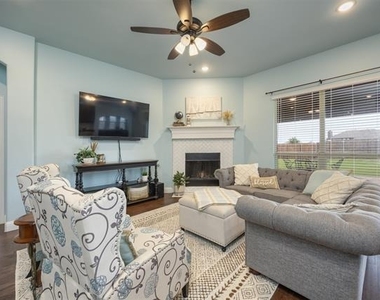 1416 Alexander Drive - Photo Thumbnail 10