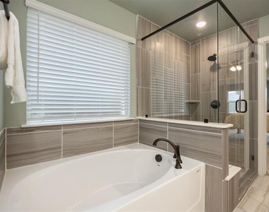 1416 Alexander Drive - Photo Thumbnail 24