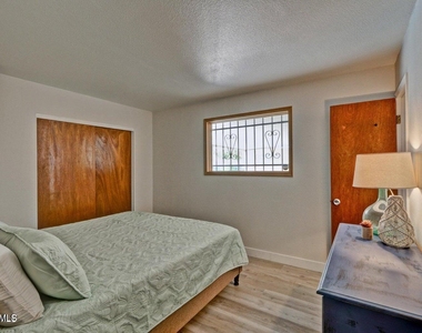 2007 N Normal Avenue - Photo Thumbnail 12