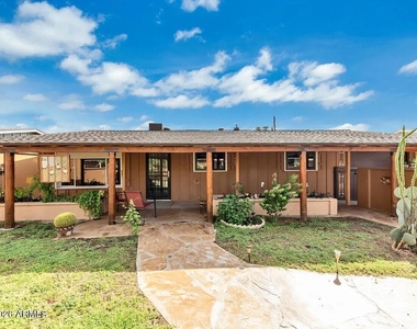 2007 N Normal Avenue - Photo Thumbnail 1