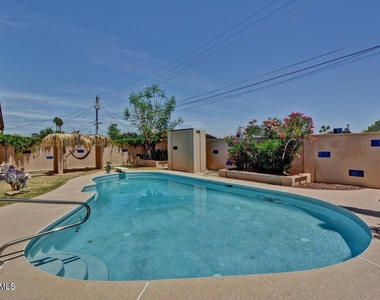 2007 N Normal Avenue - Photo Thumbnail 13