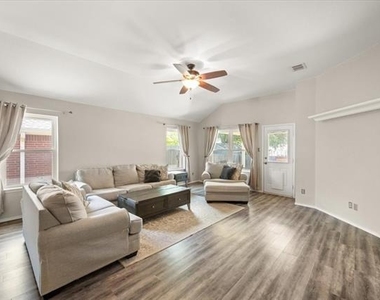 5920 Westgate Drive - Photo Thumbnail 18