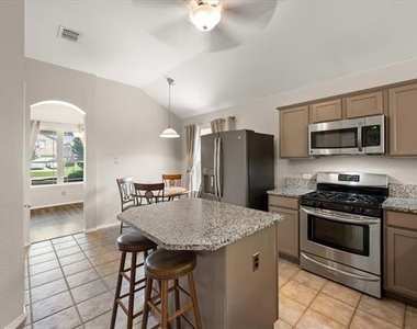 5920 Westgate Drive - Photo Thumbnail 4