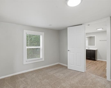 1214 Jones Street - Photo Thumbnail 7
