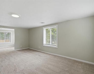 1214 Jones Street - Photo Thumbnail 18