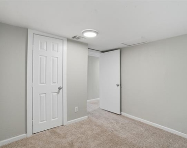 1214 Jones Street - Photo Thumbnail 13