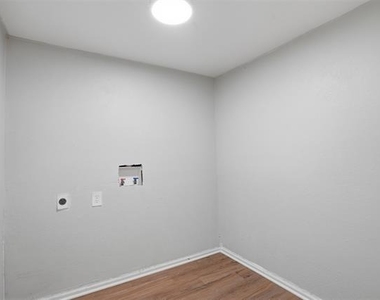 1214 Jones Street - Photo Thumbnail 11